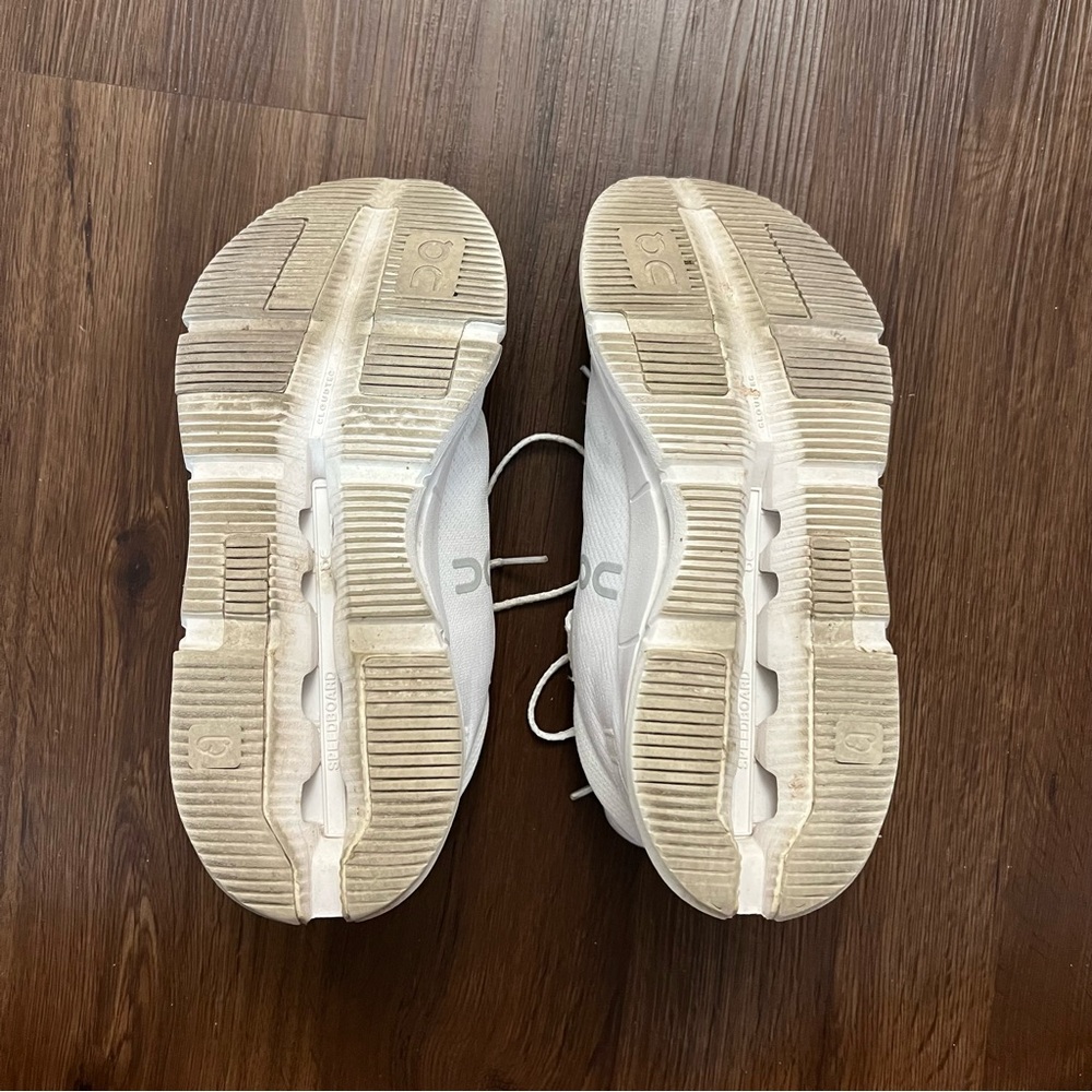 On Cloudnova 2 - image 4